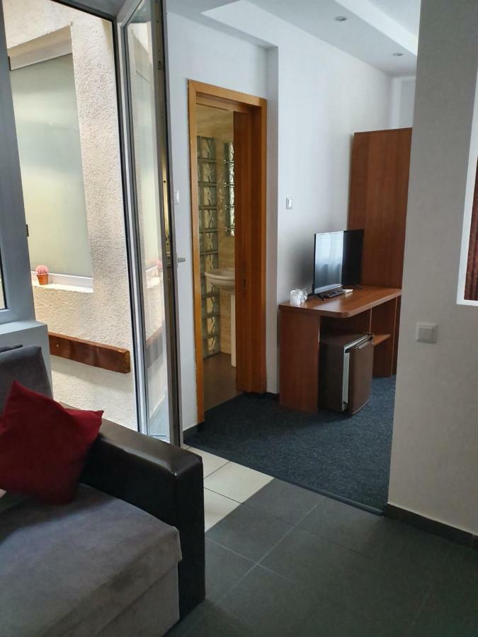 Tranzitrooms Bucarest Extérieur photo